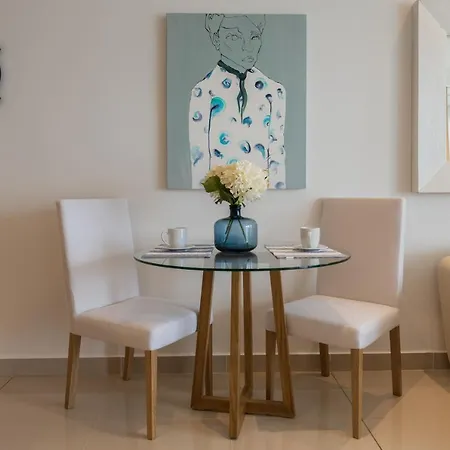 Classy 1 Bedroom Pool, Gym Near Downtown By Huespedia *